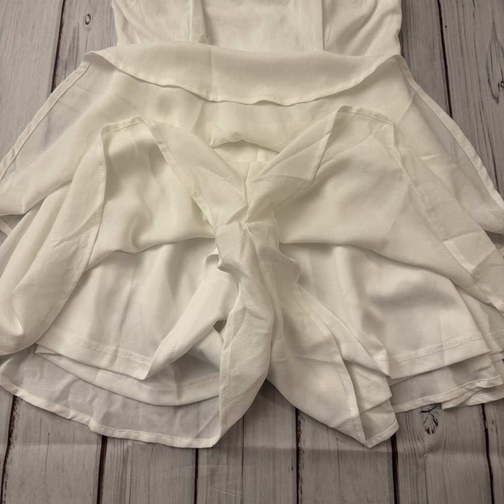 Princess Polly‎ The Rolla Romper Women's Size 6 White Back Zip Cotton Ruffle - Picture 6 of 10